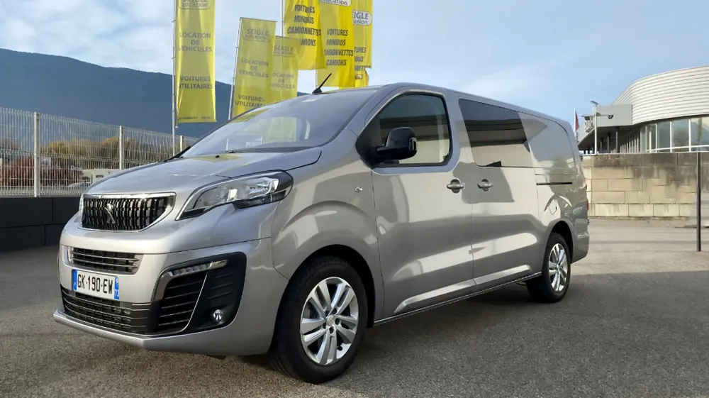 Peugeot Traveller double cabine - 6 places